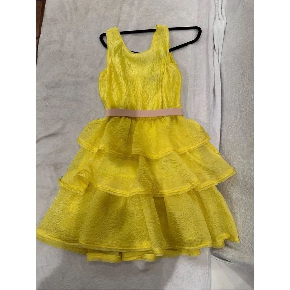 BCBG MAXAZRIA yellow dress women’s size S with pink belt jewel on back